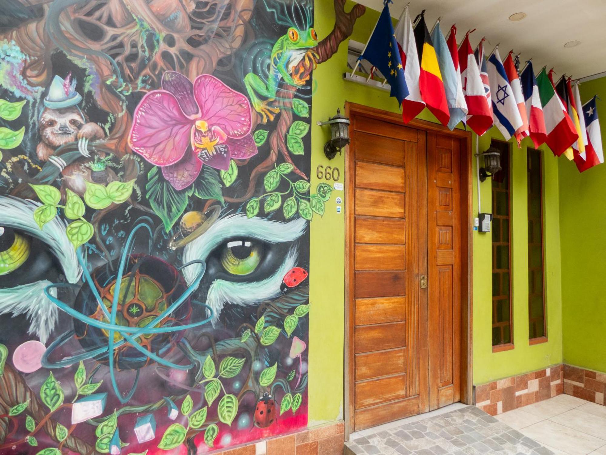 Moicca Youth Hostel Iquitos Buitenkant foto