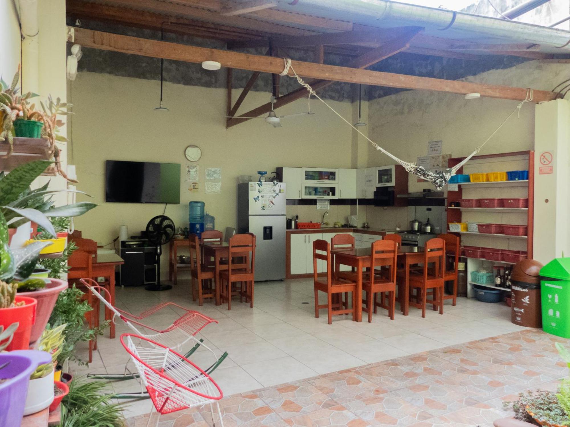 Moicca Youth Hostel Iquitos Buitenkant foto